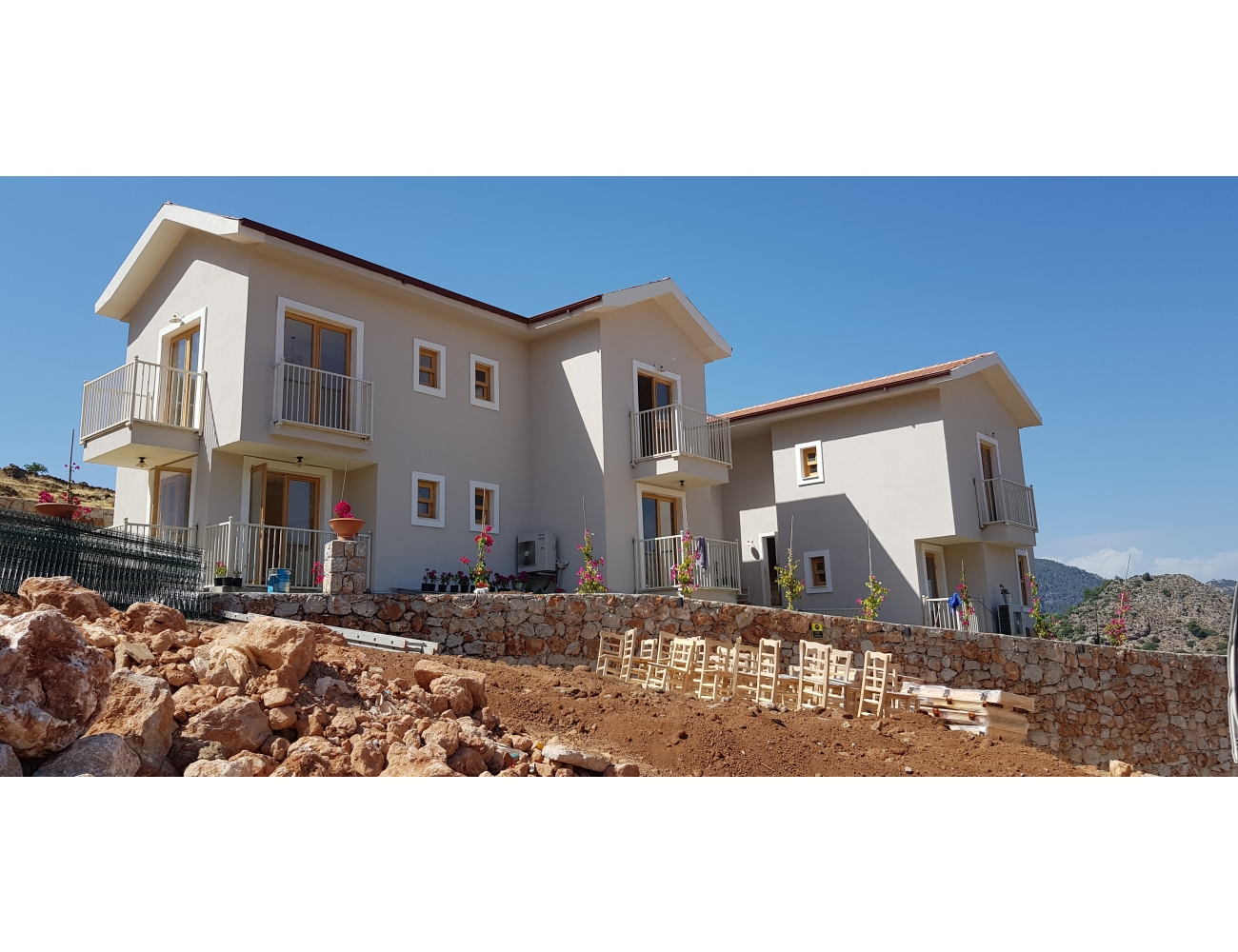 Project Location :  Selimiye, Marmaris, Turkey
Project Type :  Two Villa Style Hotel
Total Land :  800m2
Total Construction Area :  550m2
Project Completio